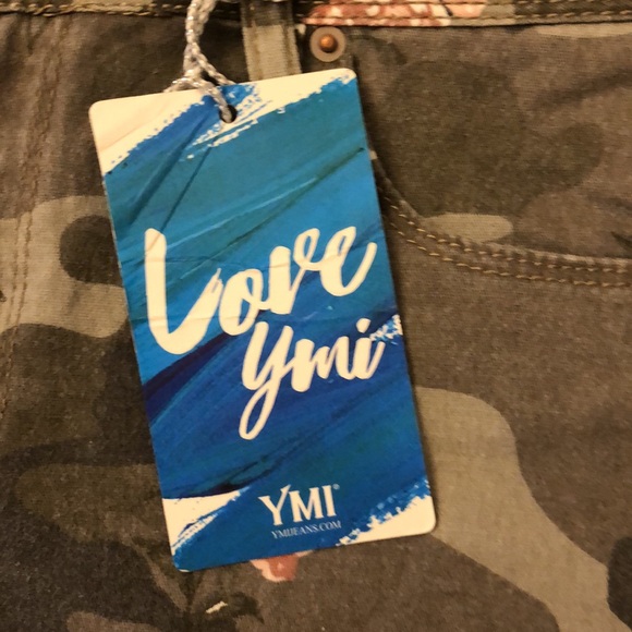 YMI Love jeans SHORTS juniors size 9 Camo floral mid rise NWT - Picture 3 of 10